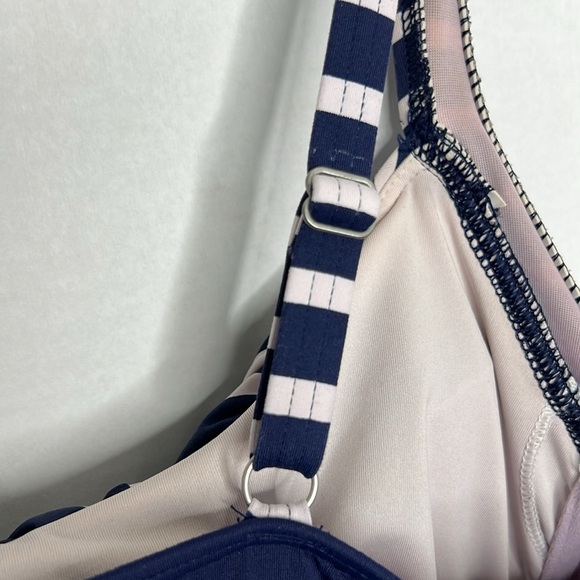 Lands End Women Modest Twist Front Dresskini Top Swimsuit Size 10 - Picture 6 of 8